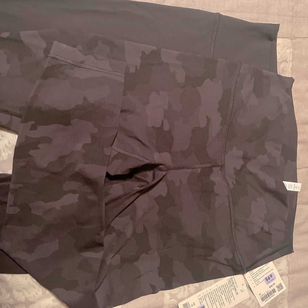 Lululemon Wunder Under Size 10 (Army Black Print) 25inch